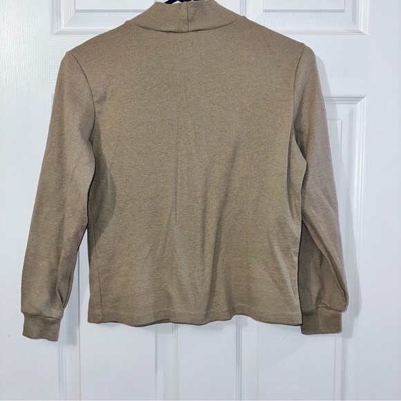 Women’s Tan Long Sleeve Shirt with Pocket Detail Size Medium Made in USA - Picture 9 of 11